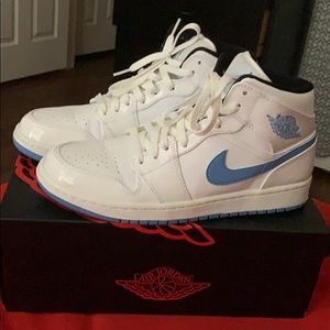 Air Jordan 1 Legend Blue